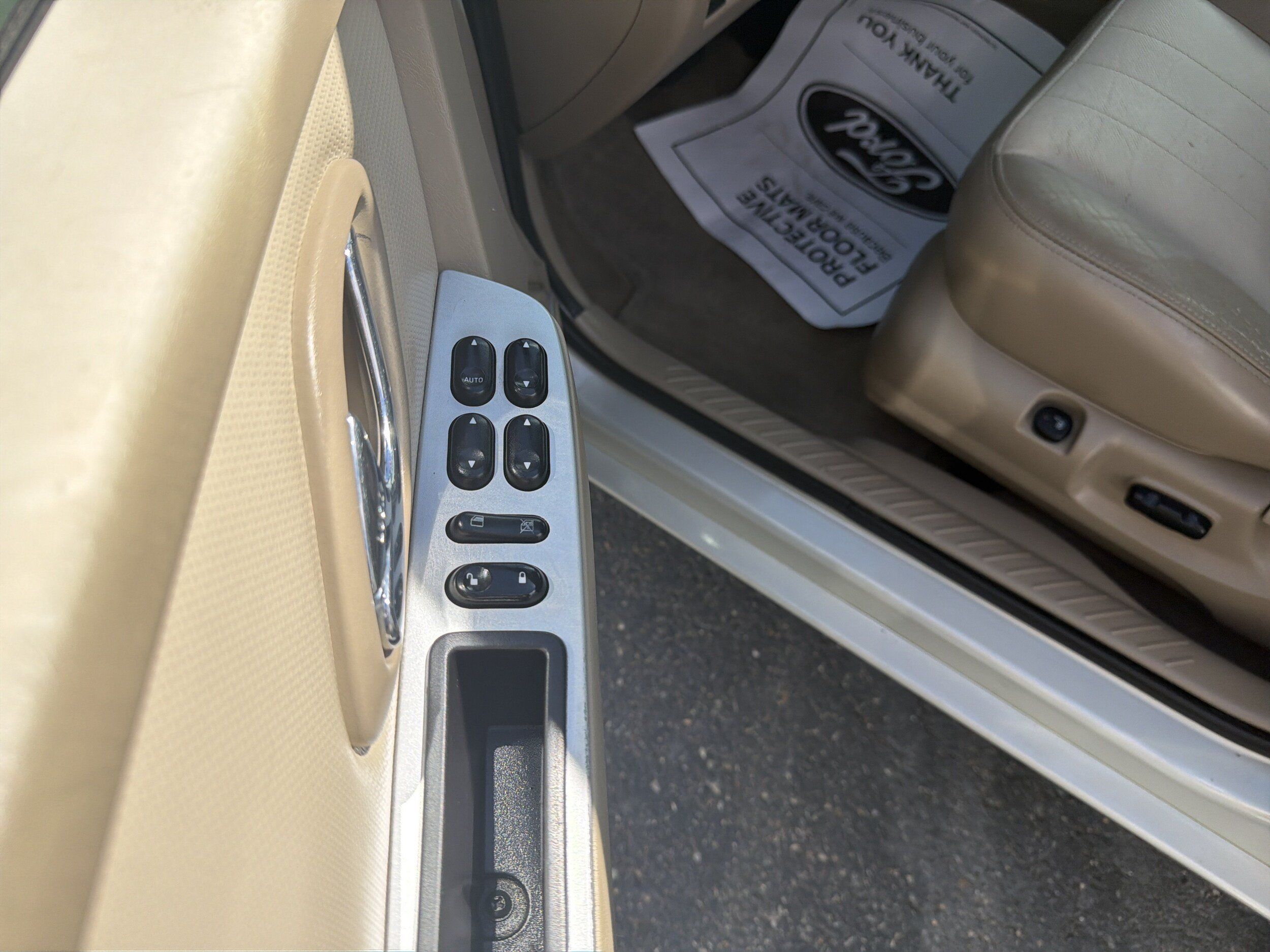 Used 2007 Mercury Mariner Luxury AWD/4WD image 10