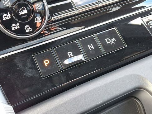 Used 2025 Nissan Armada Platinum Reserve w/ Convenience Package image 16