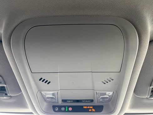 Used 2020 Chevrolet Equinox LS w/ LS Convenience Package AWD/4WD image 19
