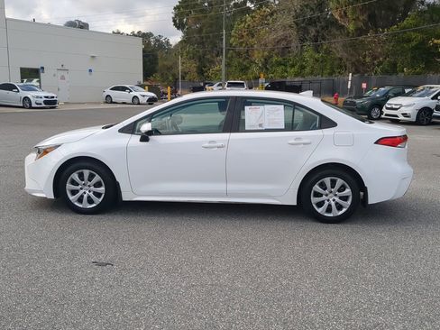 Used 2020 Toyota Corolla LE image 16