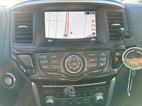 Used 2020 Nissan Pathfinder SL image 9