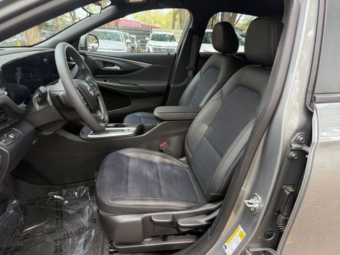 Used 2025 Buick Envista Preferred image 31