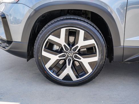 Used 2023 Volkswagen Taos SEL AWD/4WD image 7