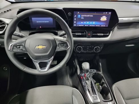 Certified 2025 Chevrolet TrailBlazer LT w/ Convenience Package FWD image 29