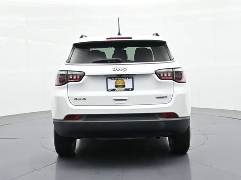 Used 2022 Jeep Compass Latitude AWD/4WD image 7
