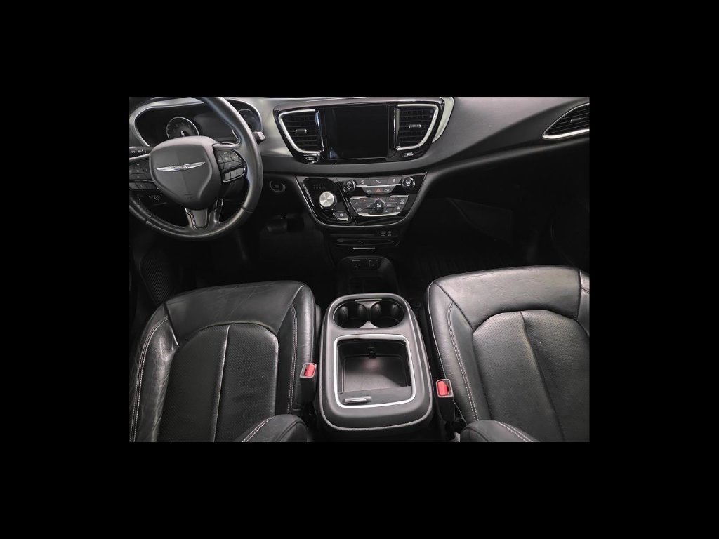 Used 2018 Chrysler Pacifica Touring-L Plus FWD image 16