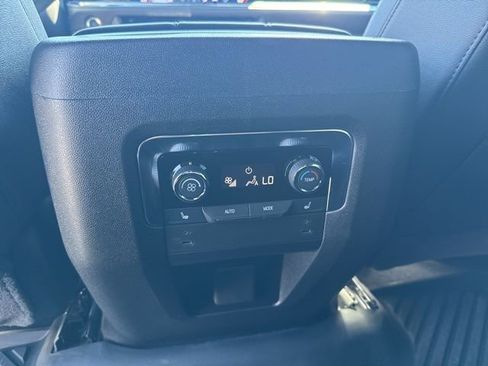 Used 2026 Chevrolet Tahoe Z71 w/ Comfort Package AWD/4WD image 25