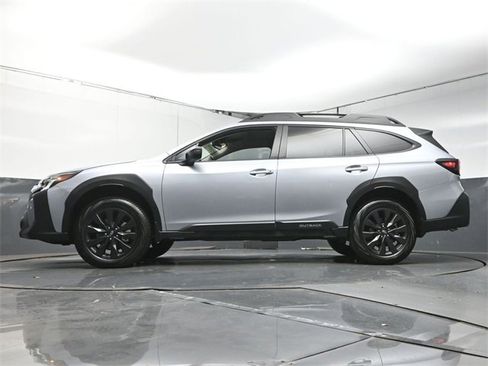 Used 2025 Subaru Outback Onyx Edition w/ Popular Package #2 image 37