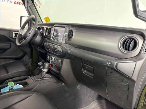 Used 2023 Jeep Gladiator Sport image 17