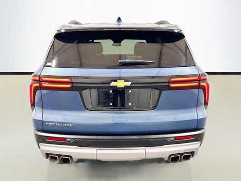Used 2025 Chevrolet Traverse LT w/ Driver Confidence Package FWD image 5