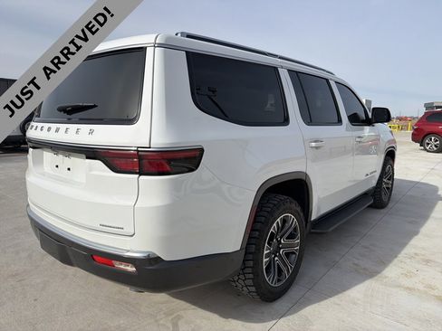Used 2022 Jeep Wagoneer Series III w/ Convenience Group I image 5