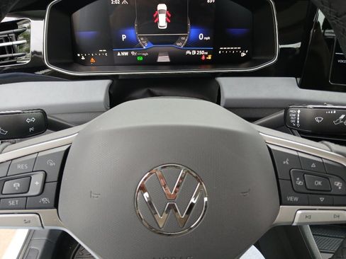 New 2026 Volkswagen Jetta SE FWD image 13