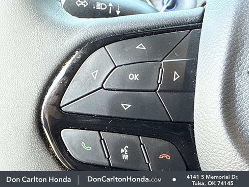 Used 2025 Chrysler Pacifica Limited w/ Trailer Tow Group FWD image 25