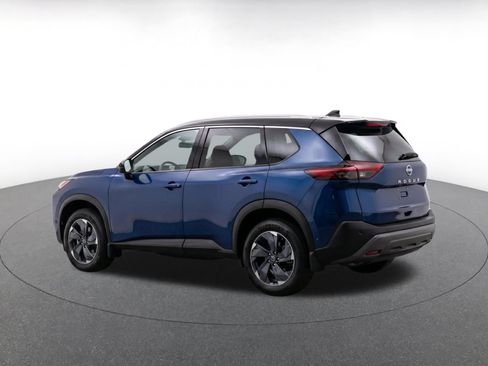 Used 2025 Nissan Rogue SV FWD image 7