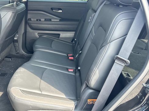 New 2026 Nissan Pathfinder SL FWD image 19