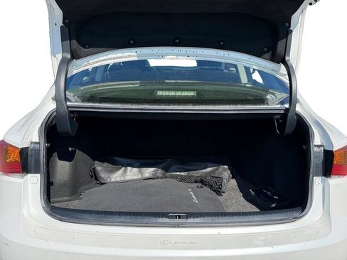 Used 2017 Lexus IS 200t w/ Navigation System Package RWD image 9