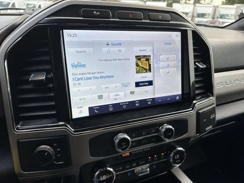 Used 2022 Ford F550 4x4 SuperCab Super Duty image 26