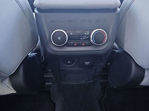 Used 2026 Ford Explorer Platinum w/ LUX Leather Package image 45