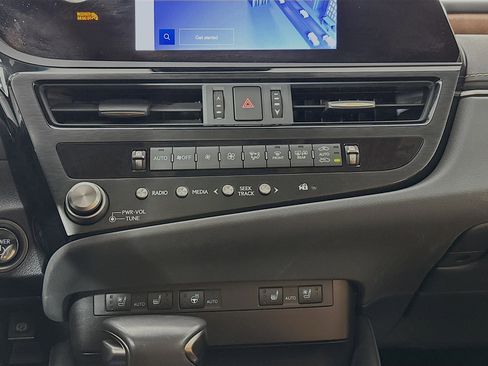 Used 2025 Lexus ES 300h ES 300h w/ Premium Package image 13