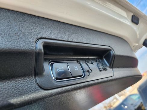 Used 2022 Ford Explorer Limited w/ Equipment Group 301A image 36