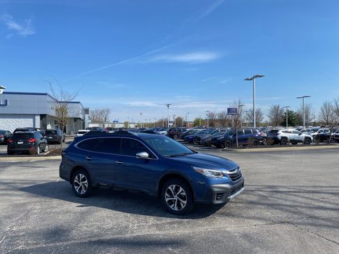 Used 2020 Subaru Outback Touring w/ Popular Package #2 image 11