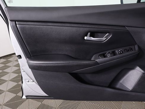 Used 2022 Nissan Sentra SV image 17