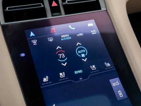 Certified 2025 Porsche Taycan image 26