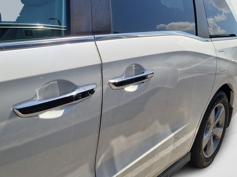 Used 2018 Honda Odyssey EX image 9