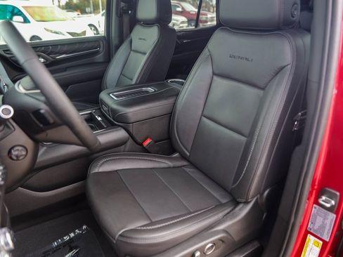 Used 2023 GMC Yukon Denali image 10