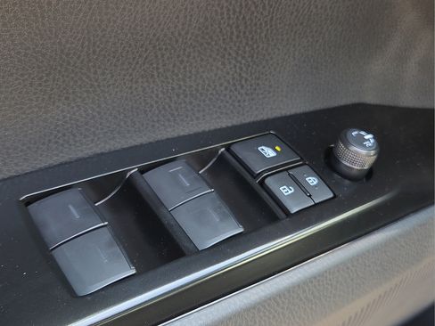 New 2026 Toyota Camry SE FWD image 18