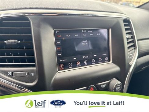 Used 2019 Jeep Grand Cherokee Laredo image 16