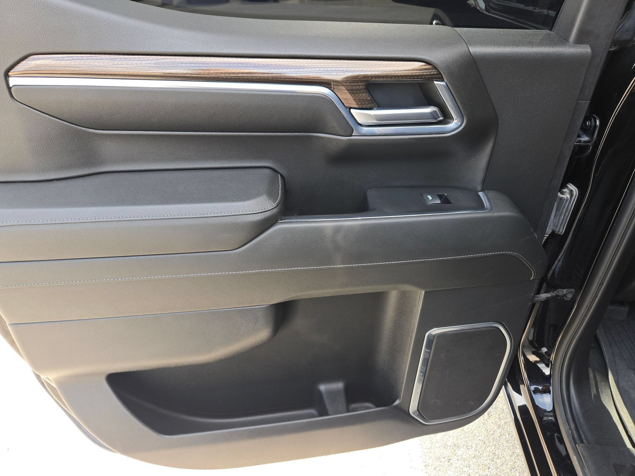Used 2024 Chevrolet Silverado 1500 RST AWD/4WD image 14