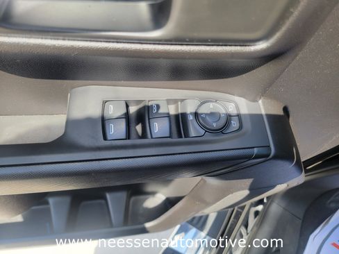 Used 2024 Chevrolet Silverado 1500 Custom image 16