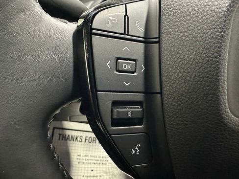 Used 2025 Toyota Prius XLE image 18