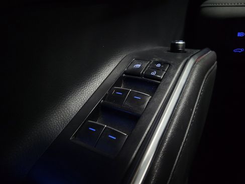 Used 2020 Toyota Highlander Limited image 22