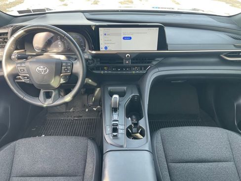 Used 2023 Toyota Crown XLE image 22