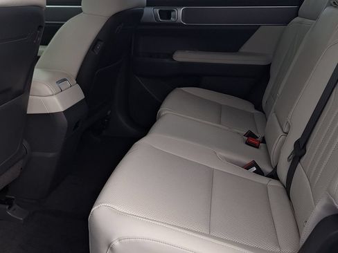 Used 2025 Hyundai Santa Fe SEL FWD image 12