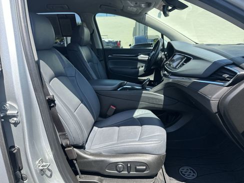 Used 2020 Buick Enclave Essence w/ Sport Touring Edition FWD image 22