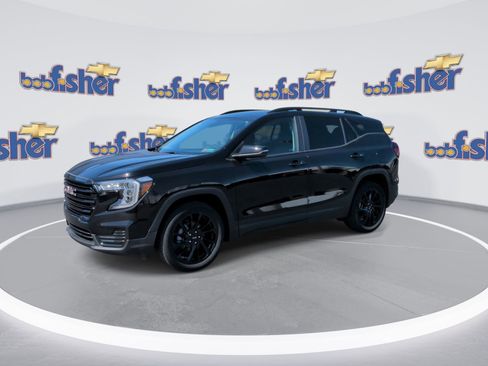 Certified 2023 GMC Terrain SLE w/ Driver Convenience Package image 4