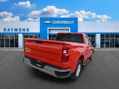 Used 2023 Chevrolet Silverado 1500 LT AWD/4WD image 3