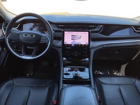 Used 2023 Jeep Grand Cherokee 4WD 4xe image 9