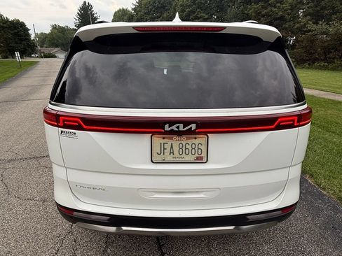 Used 2024 Kia Carnival SX Prestige FWD image 2