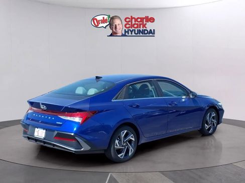 New 2026 Hyundai Elantra Limited FWD image 5