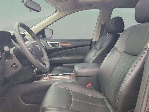 Used 2017 Nissan Pathfinder Platinum w/ Midnight Edition Package image 16