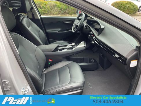 Used 2025 Kia EV6 Wind image 54