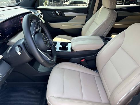 Used 2026 Buick Enclave Preferred w/ Power Package FWD image 15