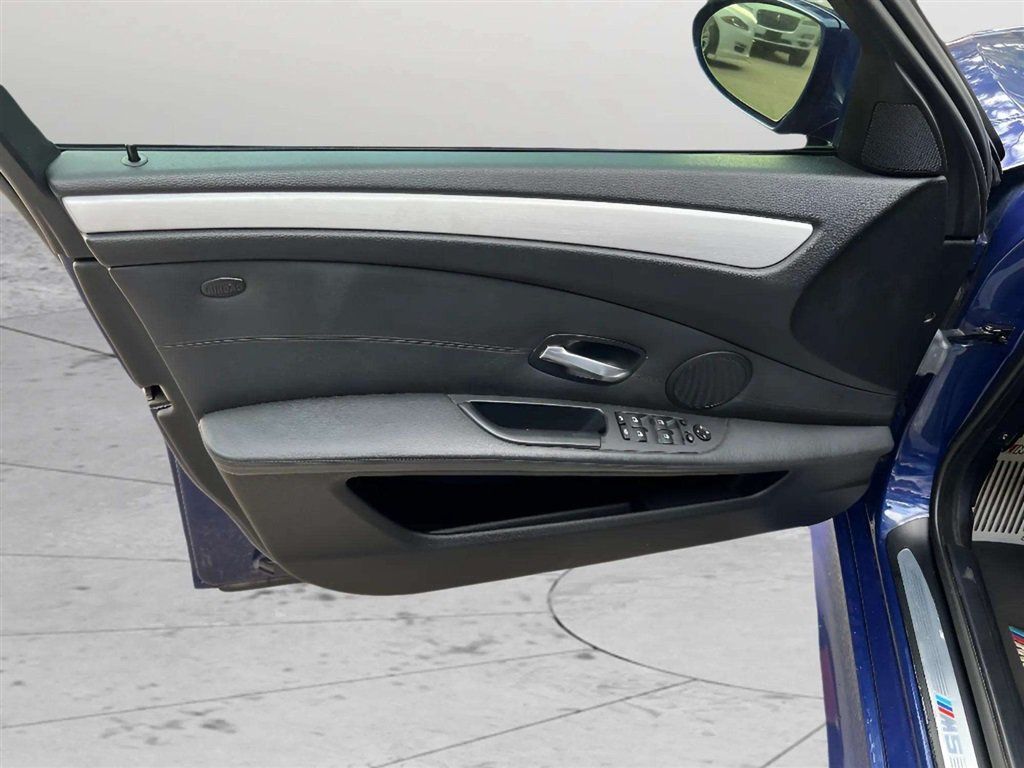 Used 2008 BMW M5 RWD image 16