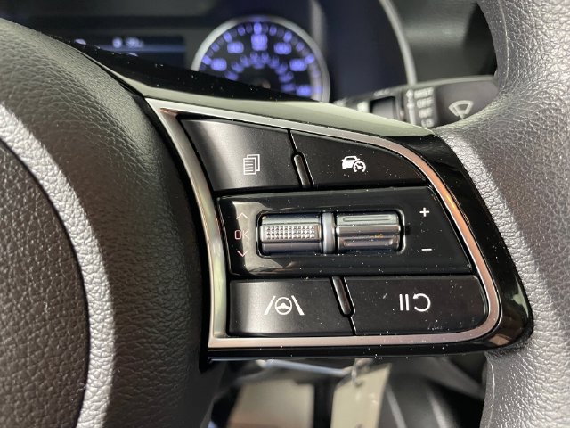 Certified 2023 Kia Forte LXS w/ LXS Technology Package FWD image 11