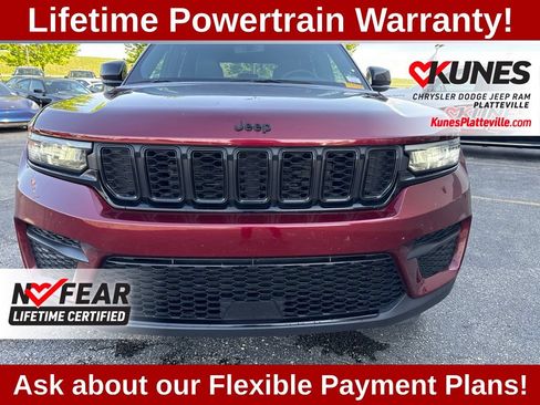 Used 2024 Jeep Grand Cherokee Altitude AWD/4WD image 11