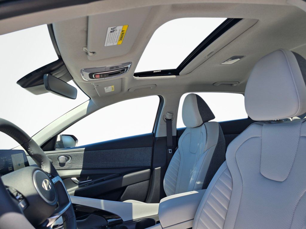 New 2026 Hyundai Elantra Limited FWD image 20